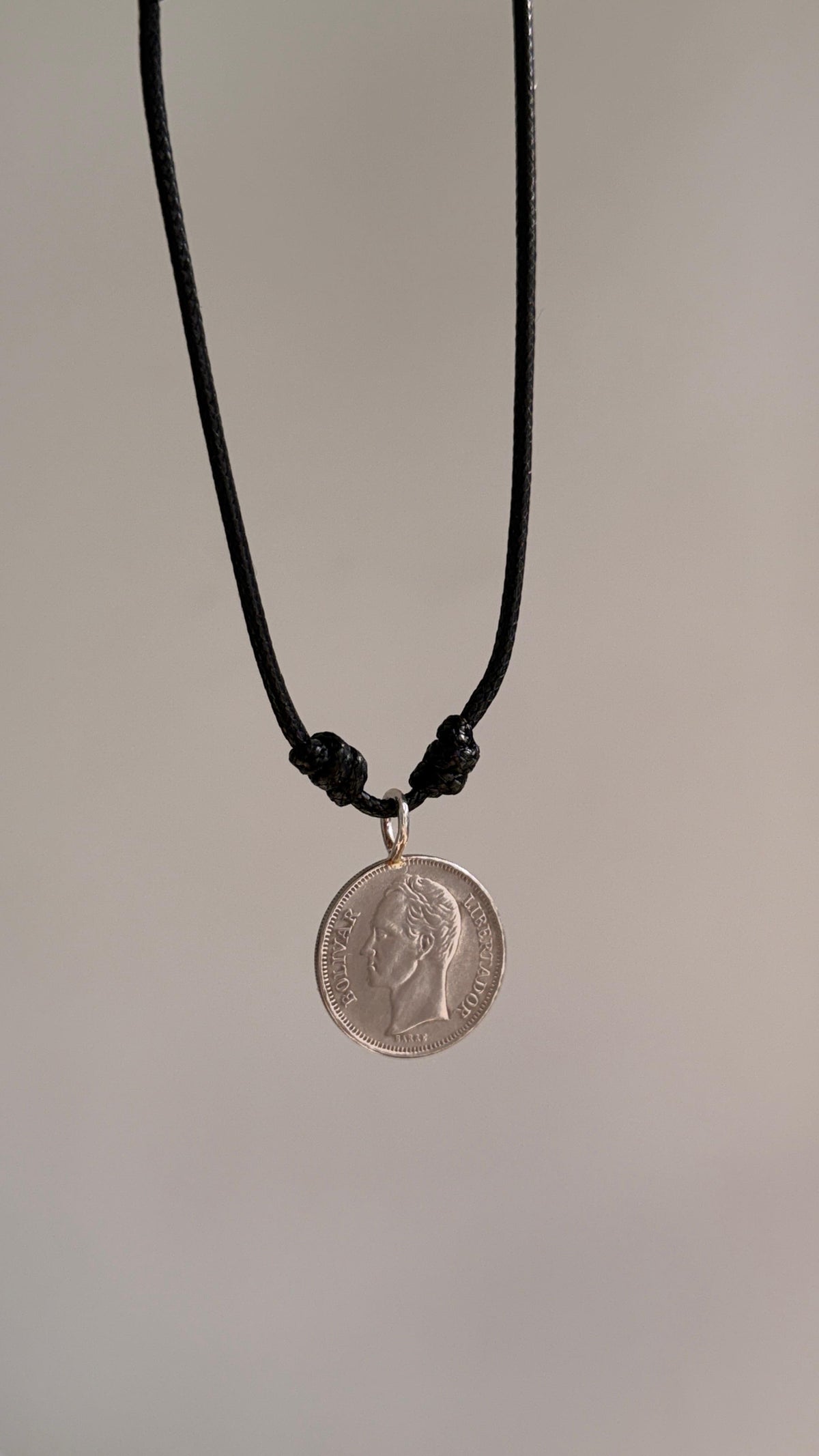 Collar Barré en hilo negro