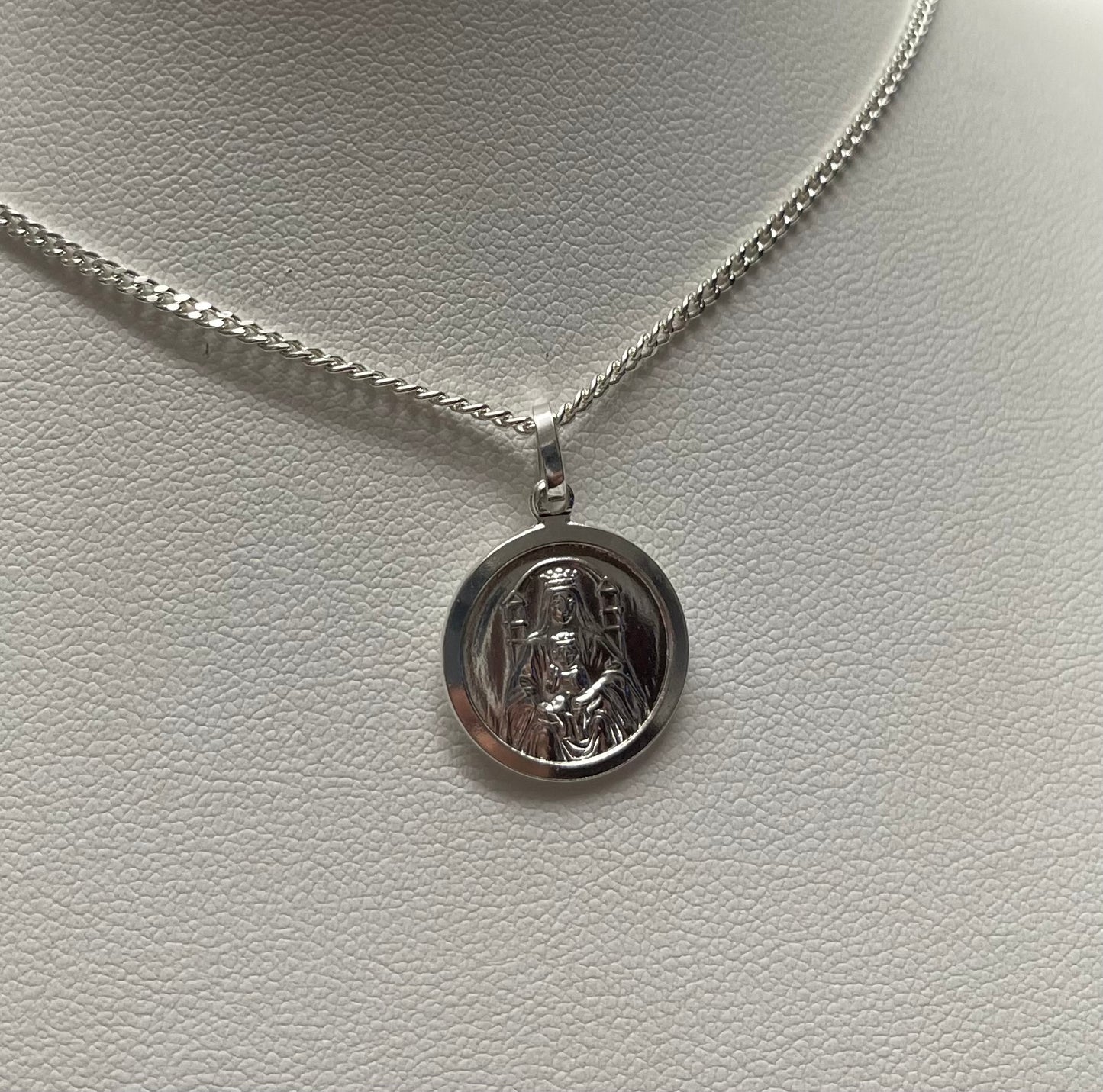 Medalla de plata de la Virgen Nuestra Señora de Coromoto