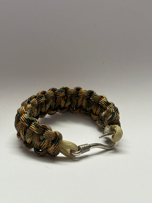 Brazalete pescador verde y naranja