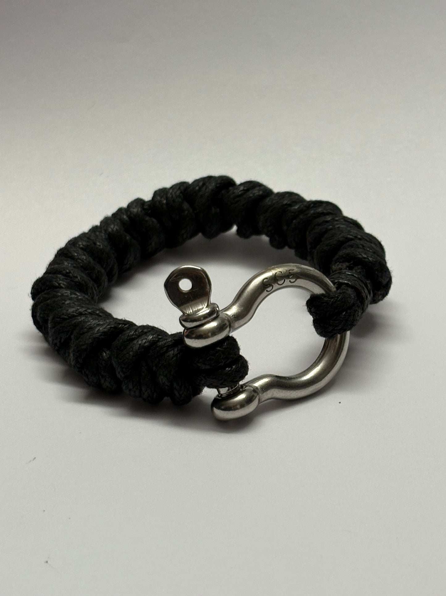 Brazalete Cabo negro
